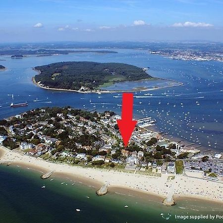 Top Floor Sandbanks Apartment With Free Parking Just Minutes From The Beach And Bars Canford Cliffs Kültér fotó